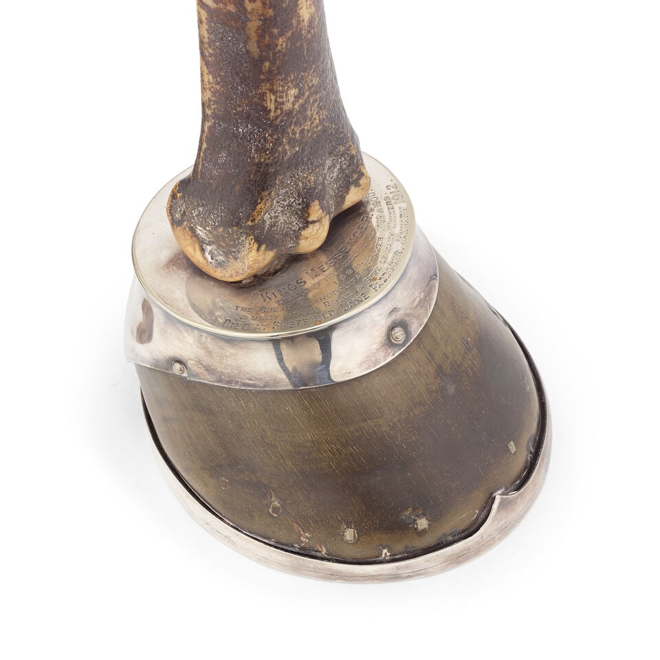 OF RACING INTEREST: A pair of early 20th century electroplate mounted horse bone and hoof commem... - 3