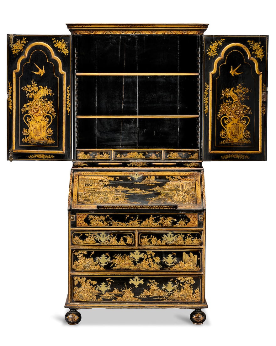 A black and gilt Japanned bureau cabinetConstructed from early 18th century elements, later deco... - 10