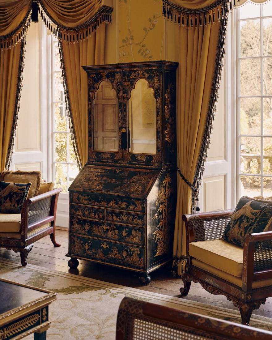 A black and gilt Japanned bureau cabinetConstructed from early 18th century elements, later deco... - 2