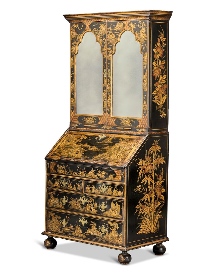 A black and gilt Japanned bureau cabinetConstructed from early 18th century elements, later deco... - 4