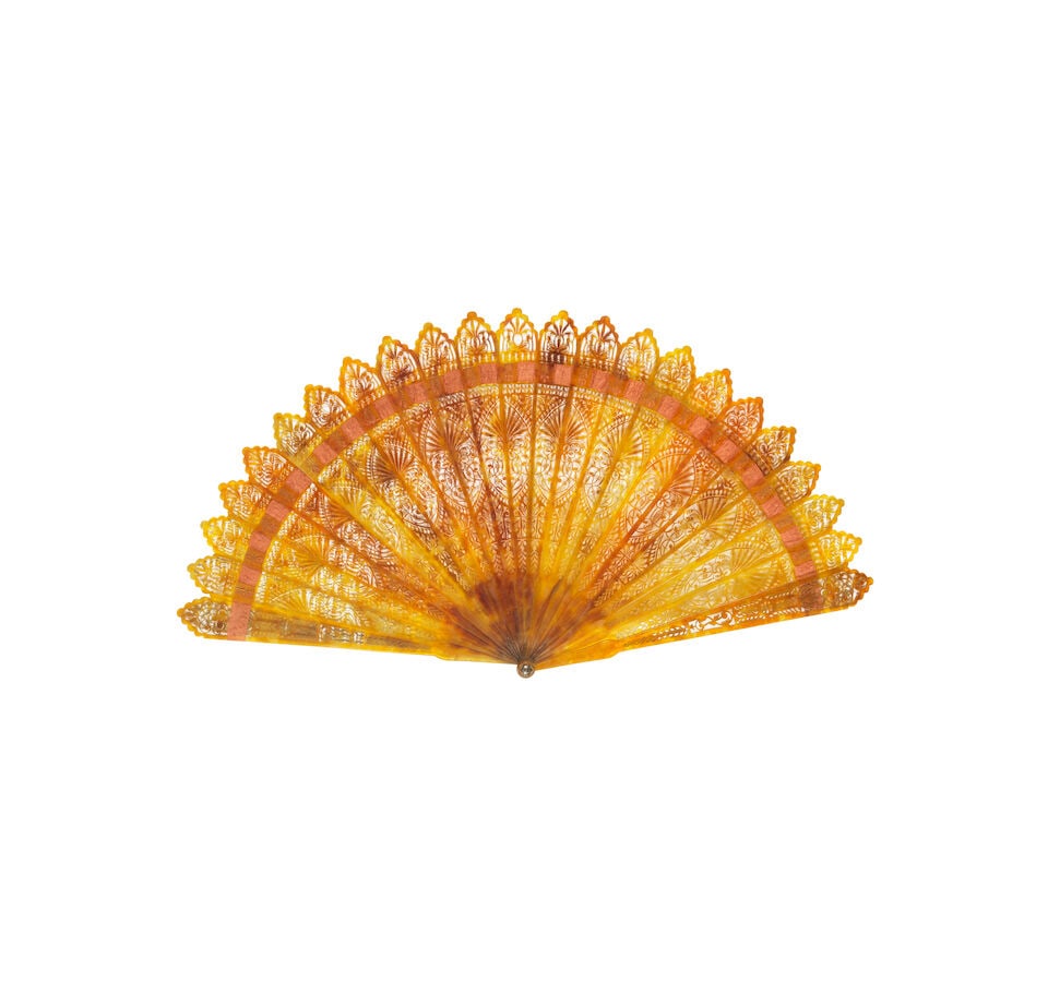 An interesting collection of eight European folding fans in blonde tortoiseshell, carved horn, ... - 8