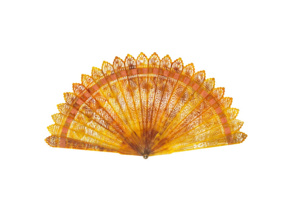 An interesting collection of eight European folding fans in blonde tortoiseshell, carved horn, ... - 9