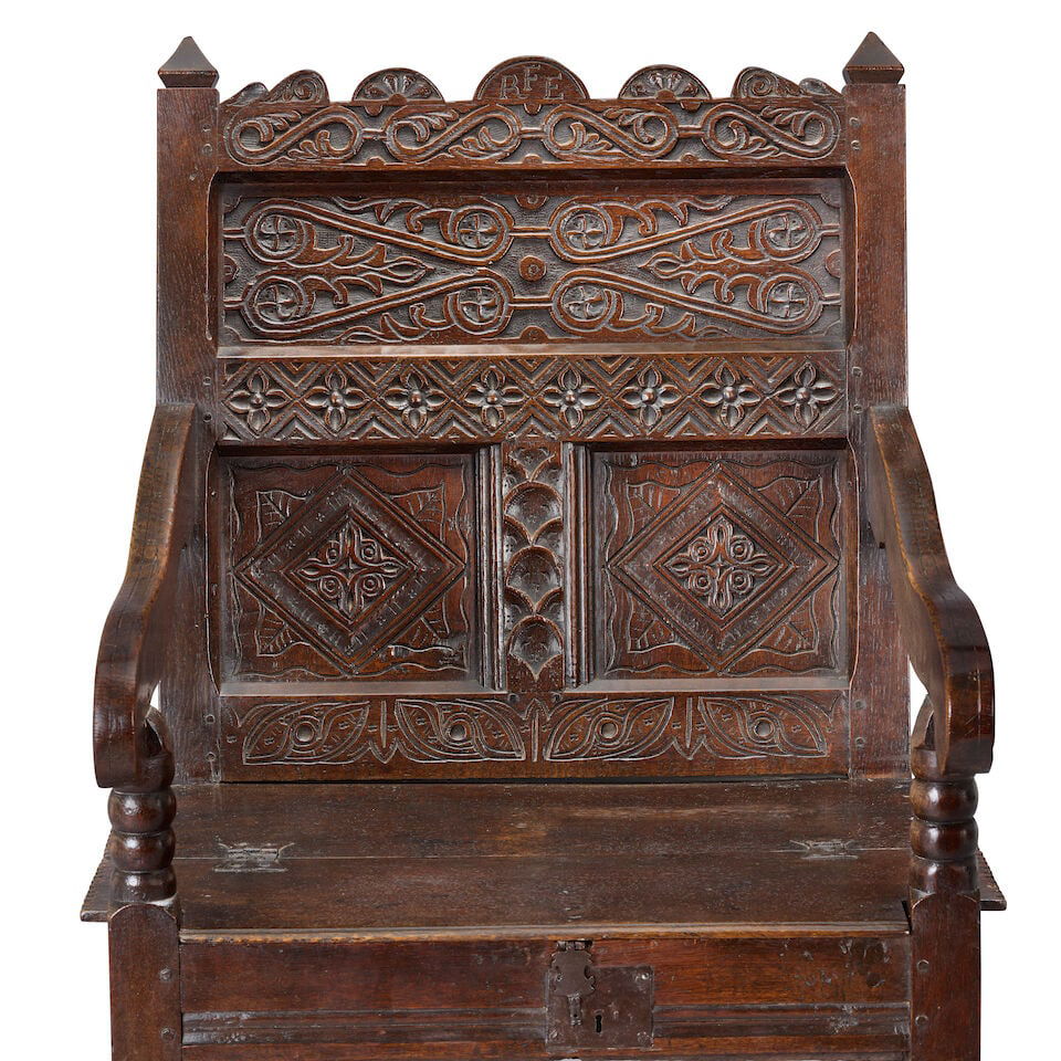 An unusual Charles II oak 'panel back' armchair with a box seat 1660-1680, Lancashire - 4