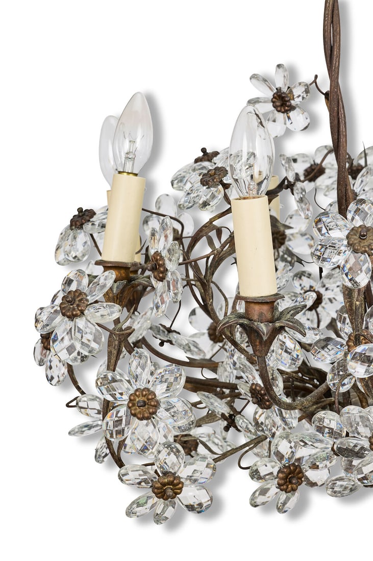 A pair of early 20th century French gilt metal and cut glass eight light chandeliers In the mann... - 2