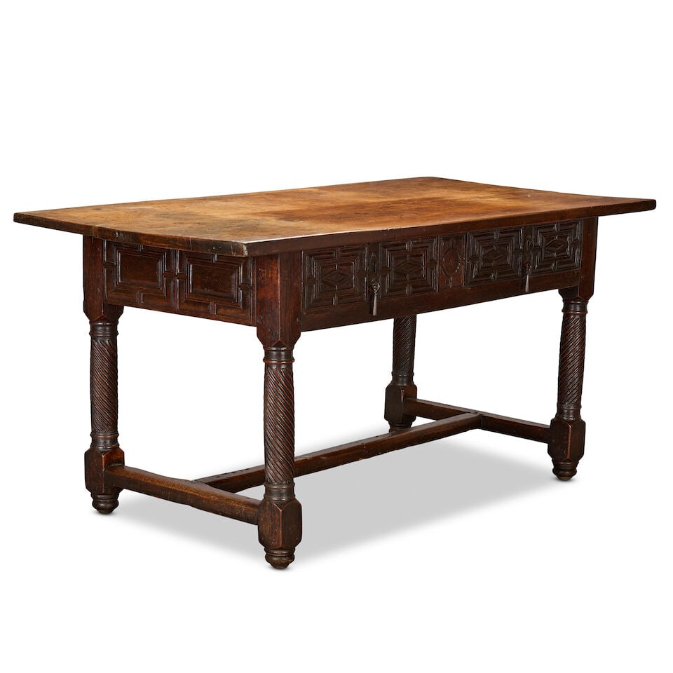 A Spanish late 17th/early 18th century walnut writing or side table - 3