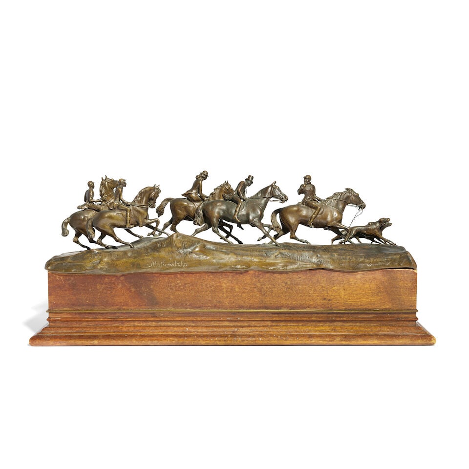 An early 20th century Continental patinated bronze figural group of a hunting scene - 3