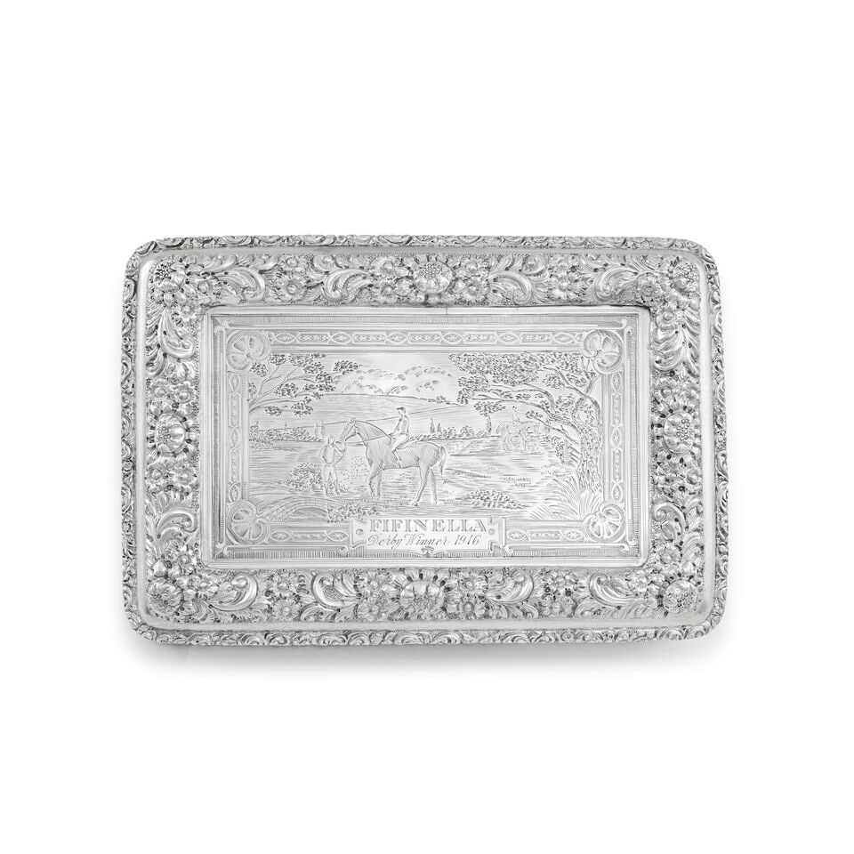 DERBY AND HORSE RACING INTEREST: a good silver box D & J Wellby, London 1916 - 2