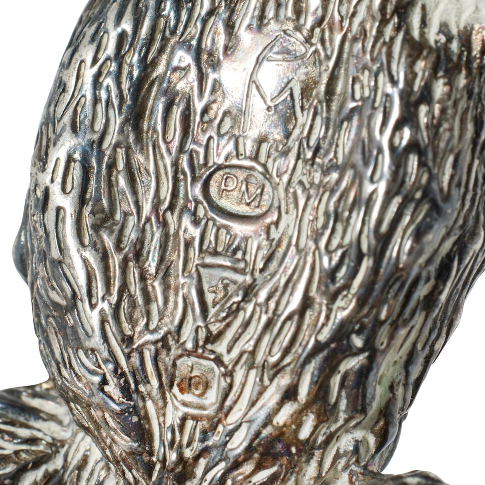 PATRICK MAVROS: A silver female gorilla and baby Zimbabwe 2001 - 2