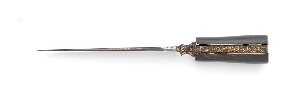 A Qajar gold damascened steel dagger (kard) Persia, 18th/ 19th Century - 2