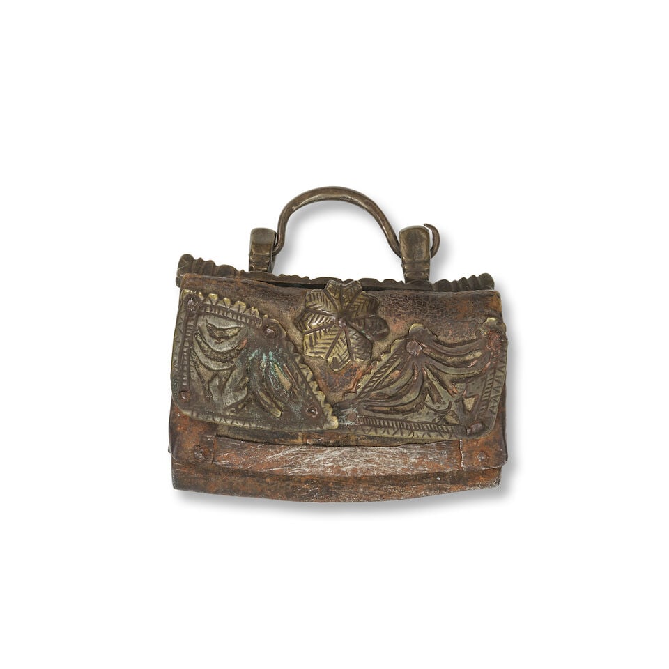 A silk turban, four small steel daggers (karda) and a leather flint and tinder pouch (chakmak) N... - 3