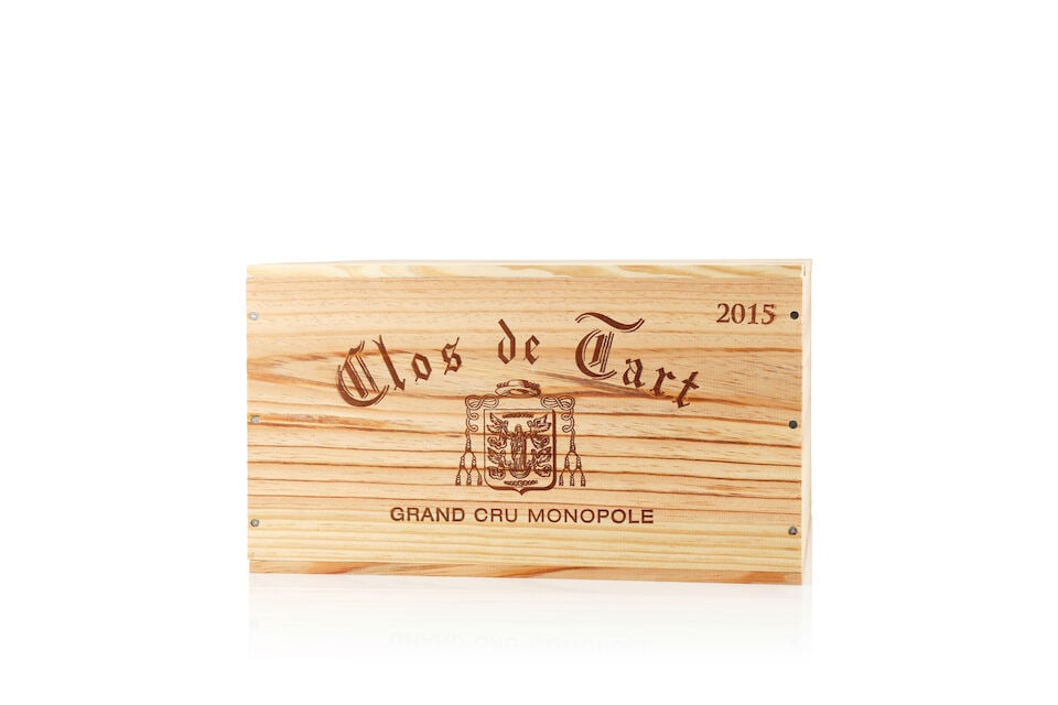 Clos de Tart, 2015 (6 x 750ml): Clos de Tart, 2015 (6 x 750ml) Region: Côte de Nuits Packaging: original wooden case This lot is subject to the following lot symbols: Δ Δ VAT at the prevailing rate on Hammer Price