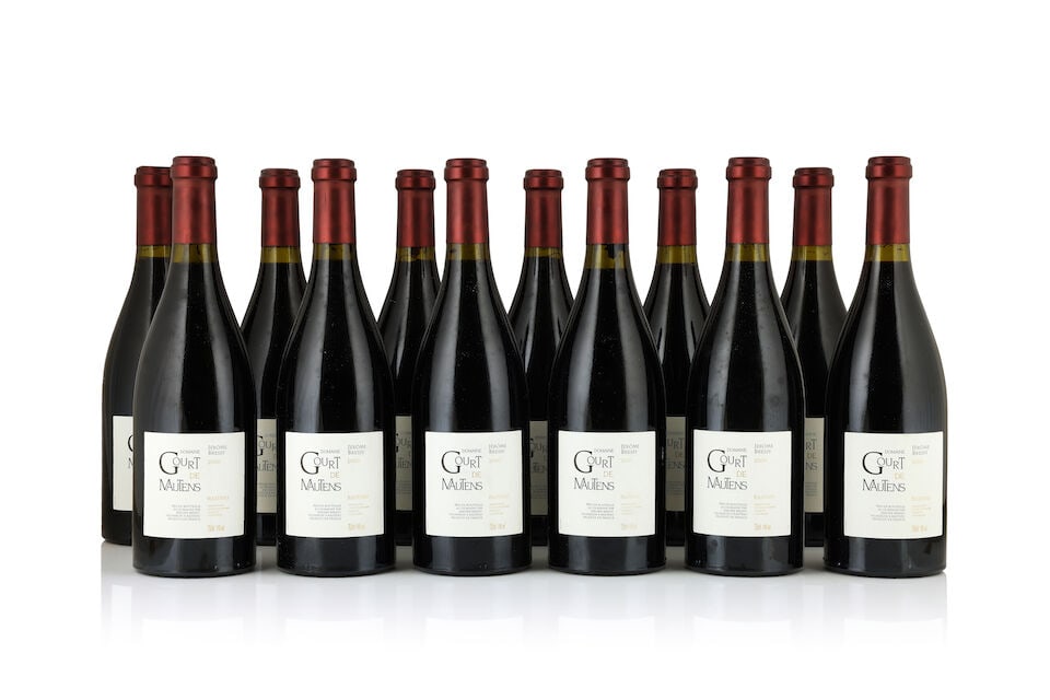 Domaine Gourt de Mautens, Côtes du Rhône Villages, 2000 (12 x 750ml): Domaine Gourt de Mautens, Côtes du Rhône Villages, 2000 (12 x 750ml) Region: Rhône Valley Label: very lightly bin-soiled labels - 1 creased Packaging: original wooden case This lot is s