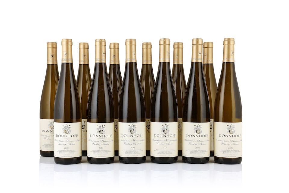 Dönnhoff, Niederhäuser Hermannshöhle Riesling Auslese Goldkapselsel, 2020 (12 x 7...: Dönnhoff, Niederhäuser Hermannshöhle Riesling Auslese Goldkapselsel, 2020 (12 x 750ml) Region: Germany Packaging: 2 x original cartons This lot is subject to the following lot symbols: