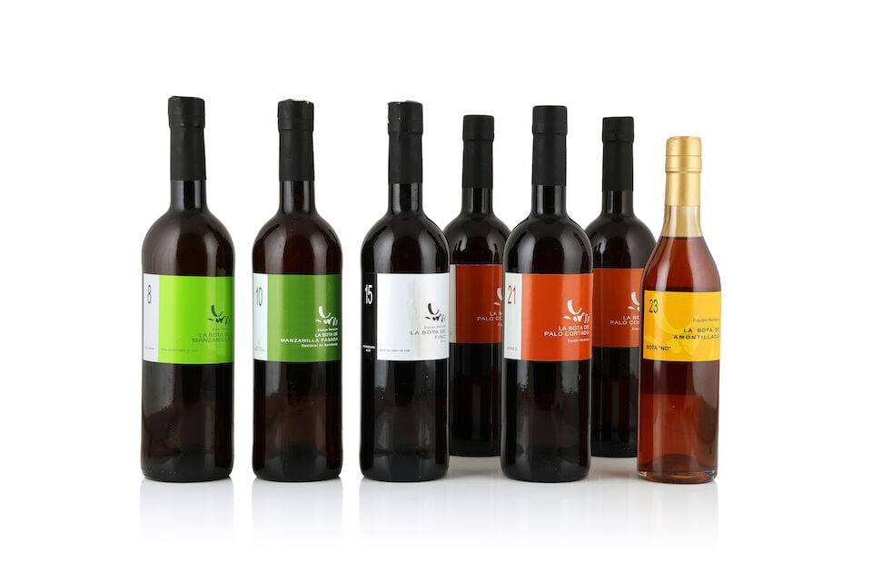 Equipo Navazos, La Bota de Amontillado 23, NV (1 x 500ml) Equipo Navazos, La Bota de Fino 15, NV...: Equipo Navazos, La Bota de Amontillado 23, NV (1 x 500ml) Capsule: slightly creased Miscellaneous: Bota 'No' Equipo Navazos, La Bota de Fino 15, NV (1 x 750ml) Label: lightly bin-soiled &