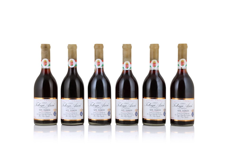Royal Tokaji, Tokaj SZT Tamas 6 Puttonyos, 1993 (6 x 500ml): Royal Tokaji, Tokaj SZT Tamas 6 Puttonyos, 1993 (6 x 500ml) Region: Hungary Capsule: wax seals Label: very lightly creased Lot to be sold without reserve. For further information on this lot please