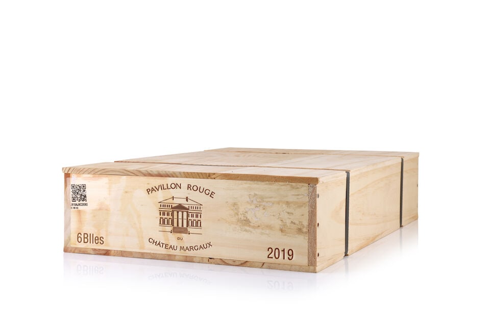 Pavillon Rouge de Château Margaux, 2019 (6 x 750ml): Pavillon Rouge de Château Margaux, 2019 (6 x 750ml) Region: Margaux Packaging: original wooden case This lot is subject to the following lot symbols: Δ Δ VAT at the prevailing rate on
