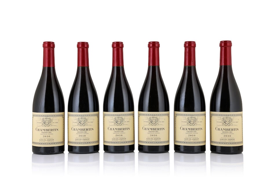 Maison Louis Jadot, Chambertin, 2010 (6 x 750ml): Maison Louis Jadot, Chambertin, 2010 (6 x 750ml) Region: Côte de Nuits Label: 1 nicked label Packaging: original wooden case This lot is subject to the following lot symbols: Δ Δ VAT