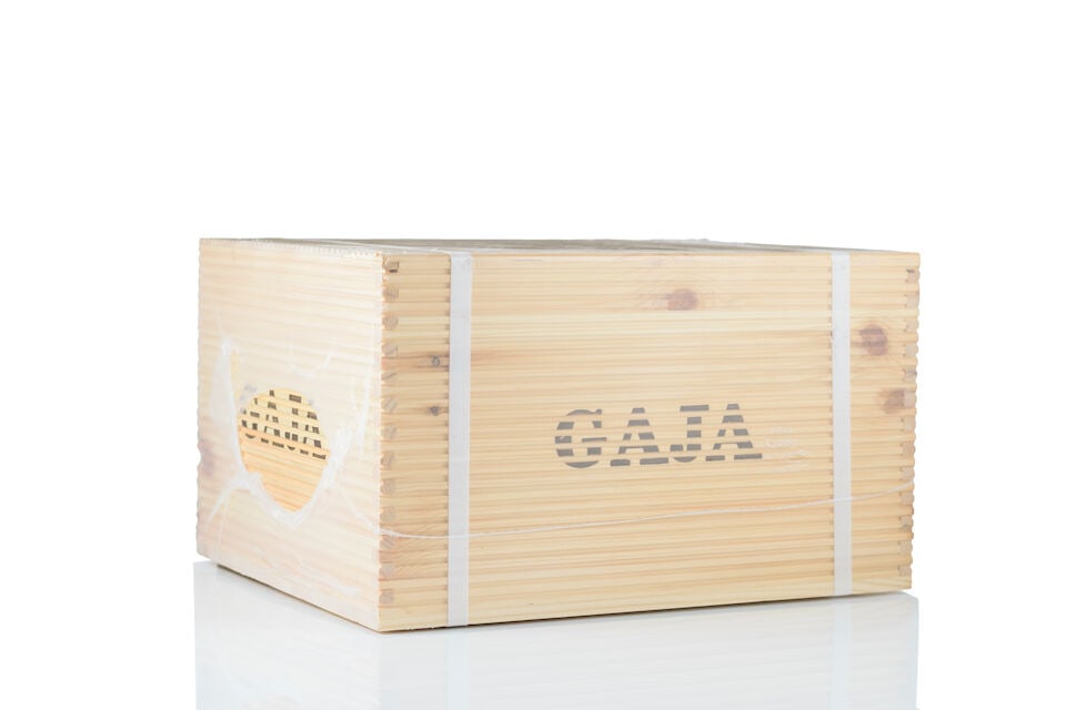 Gaja, Barbaresco Sorì San Lorenzo, 2013 (6 x 750ml): Gaja, Barbaresco Sorì San Lorenzo, 2013 (6 x 750ml) Region: Piedmont Packaging: original wooden case This lot is subject to the following lot symbols: Δ Δ VAT at the prevailing rate on