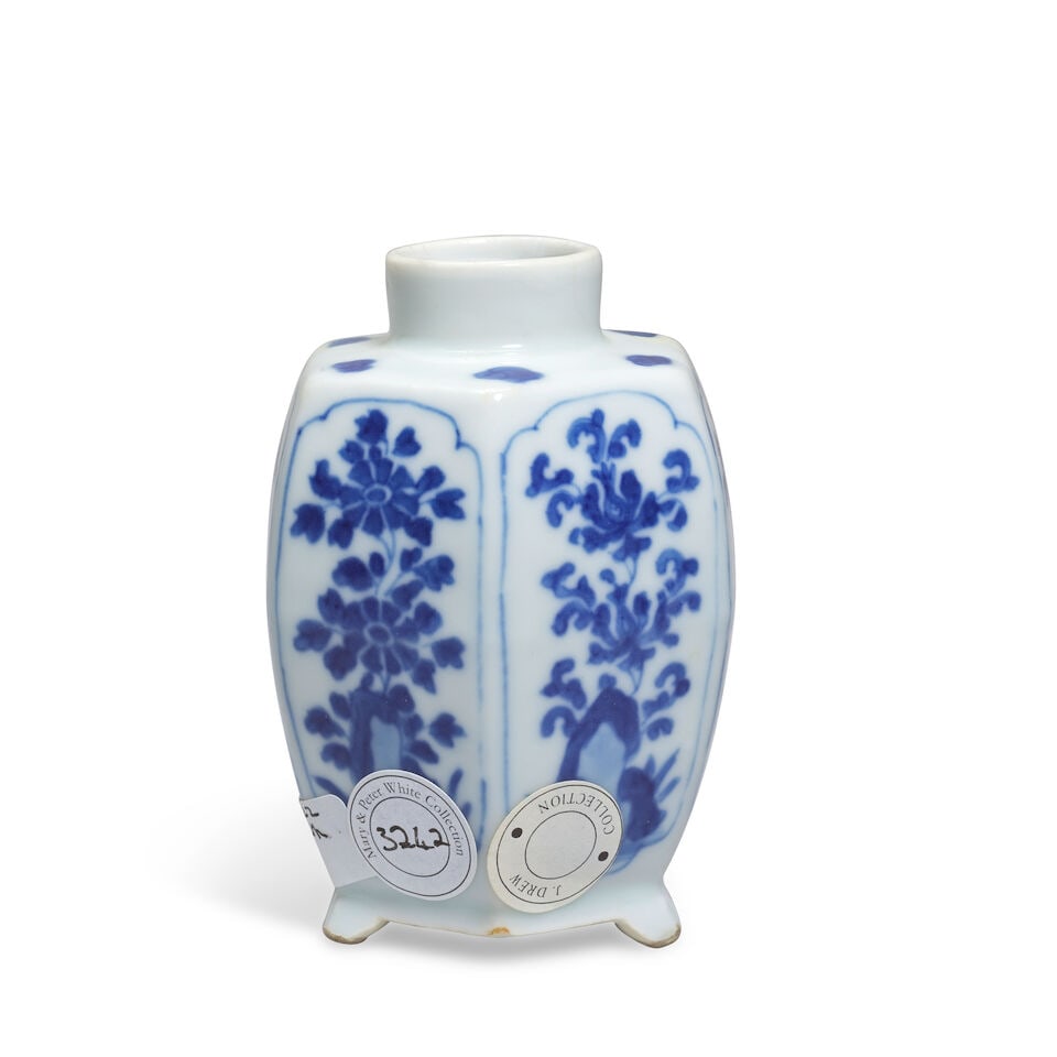 A BLUE AND WHITE 'FLORAL' JAR Lin Shengrui zhi impressed seal mark, Kangxi - 3