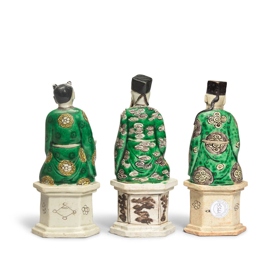 THREE FAMILLE VERTE BISCUIT FIGURES OF IMMORTALS Kangxi (3) - 2