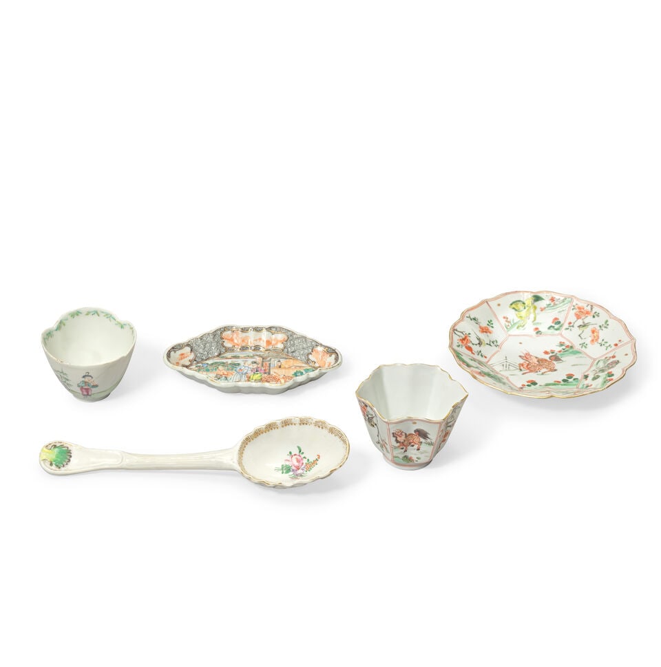 A COLLECTION OF FAMILLE ROSE TABLE WARE Kangxi/Qianlong (5) - 3