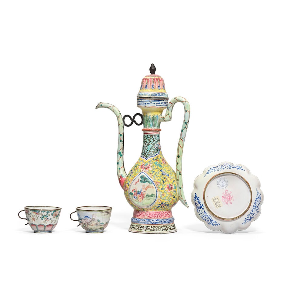 A CANTON ENAMEL EWER AND COVER AND TWO CANTON ENAMEL CUPS AND A SAUCER Qianlong (5) - 2