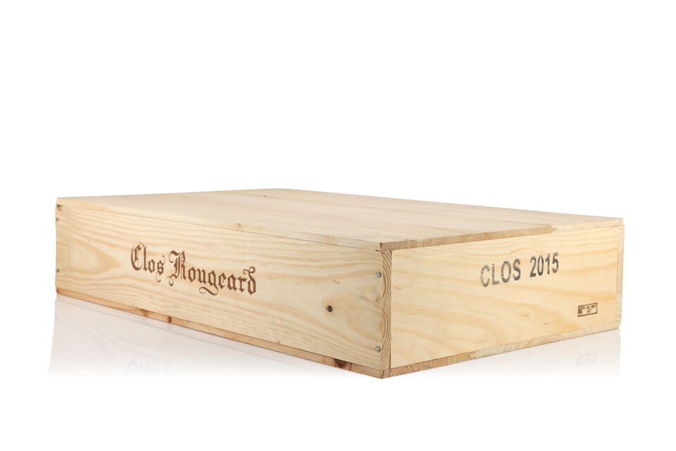 Clos Rougeard, Saumur-Champigny Le Clos, 2015 (6 x 750ml): Clos Rougeard, Saumur-Champigny Le Clos, 2015 (6 x 750ml) Region: Loire Packaging: original wooden case This lot is subject to the following lot symbols: Δ Δ VAT at the prevailing rate on Ha