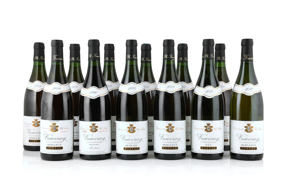 Clos Naudin, Vouvray Moelleux Reserve, 1989 (8 x 750ml) Clos Naudin, Vouvray Goutte d'Or, 1990 ...: Clos Naudin, Vouvray Moelleux Reserve, 1989 (8 x 750ml) Region: Loire Label: lightly bin-soiled Clos Naudin, Vouvray Goutte d'Or, 1990 (1 x 750ml) Region: Loire Label: lightly damp-affected &