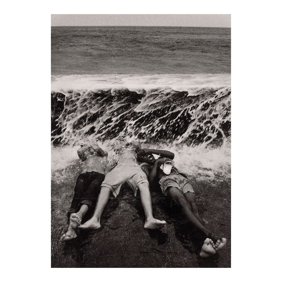 RAÚL CAÑIBANO (B. 1961) Untitled (from the series 'Ciudad,' Malecón Habanero) ima...: RAÚL CAÑIBANO (B. 1961) Untitled (from the series 'Ciudad,' Malecón Habanero) stamped 'Foto Cuba Raul Cañibano ©' (lower right margin) digital print image: 27 1/8 x 19 1/8 in