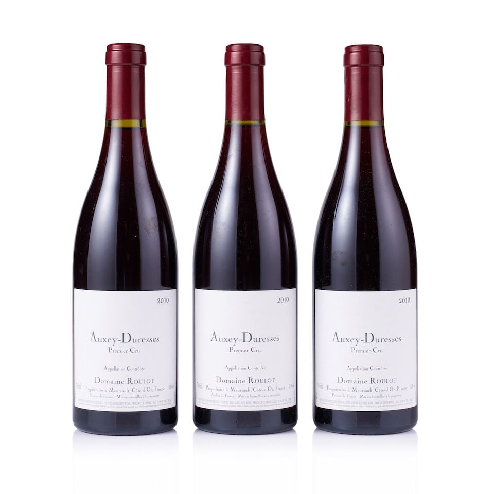 Domaine Roulot, Auxey-Duresses 1er Cru, 2010 (3 x 750ml): Domaine Roulot, Auxey-Duresses 1er Cru, 2010 (3 x 750ml) Region: Burgundy Fill Level: excellent Capsule: ok Cork: ok Label: good appearance Packaging: neutral carton For further information on this lo