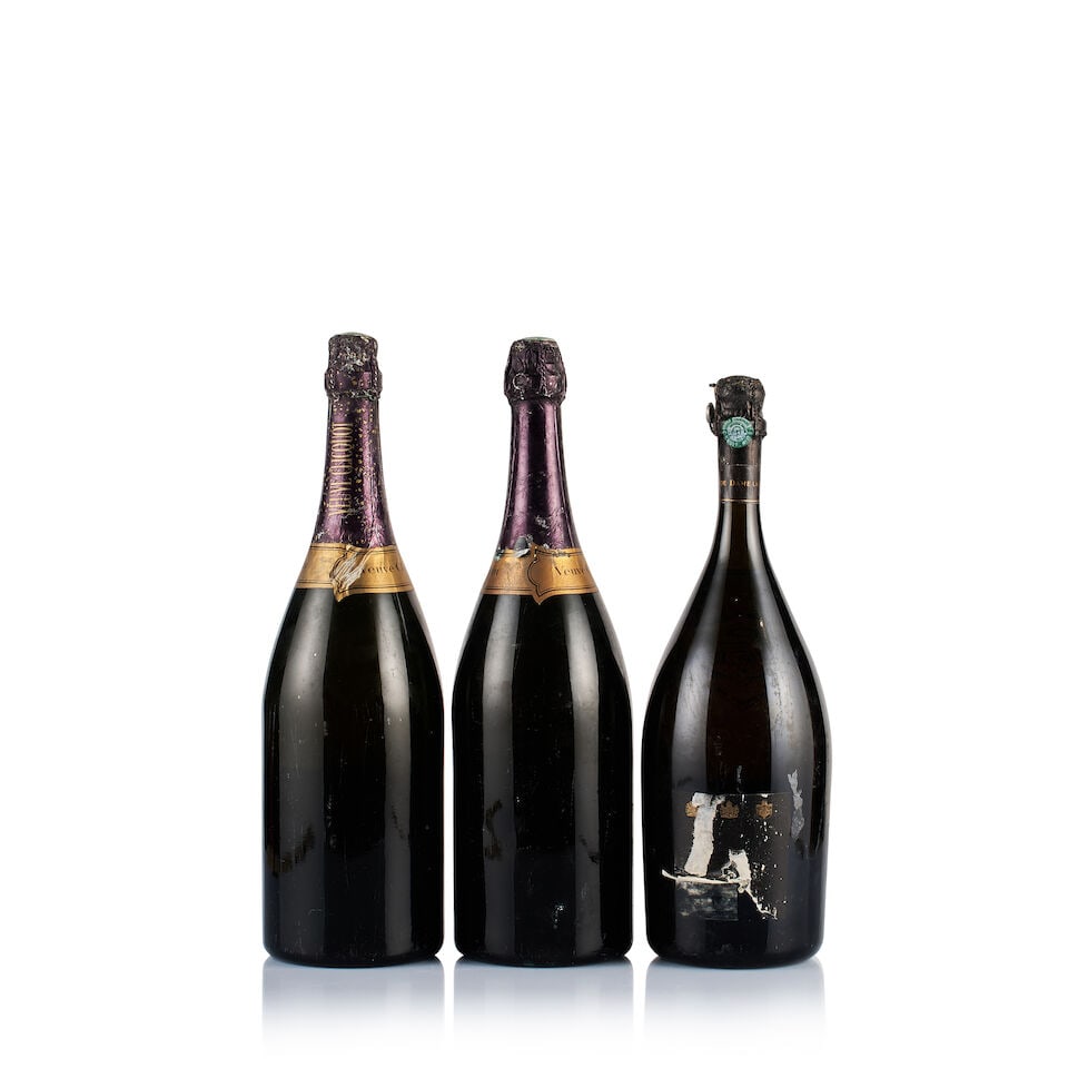 Mixed Lot of Champagne Veuve Clicquot, 1947 & 1985 (3 x Magnum) - 3