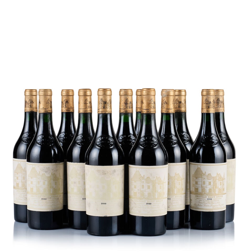 Château Haut-Brion, Pessac-Léognan, 1er Grand Cru Classé, 1990 (13 x 750ml): Château Haut-Brion, Pessac-Léognan, 1er Grand Cru Classé, 1990 (13 x 750ml) Region: Bordeaux Fill Level: 4x under 1cm, 6x under 1.5cm, 3x under 2cm below base of capsules Capsule: 13x b