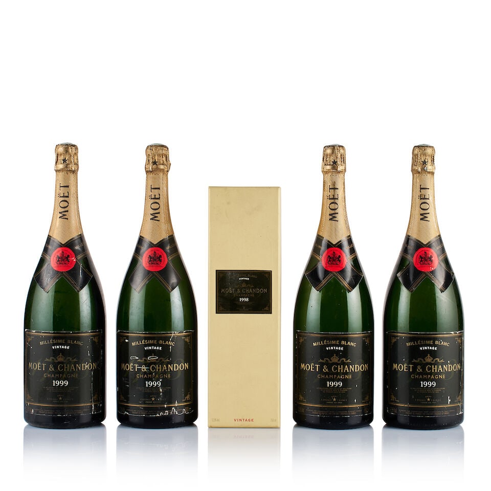 Champagne Moët & Chandon, Millésime Blanc, 1998 & 1999 (1 x 750ml & 4 x Magnum): Champagne Moët & Chandon, Millésime Blanc, 1998 (1 x 750ml) Region: Champagne Fill Level: excellent Capsule: ok Cork: ok Label: slightly nicked Packaging: individual original presentation bo