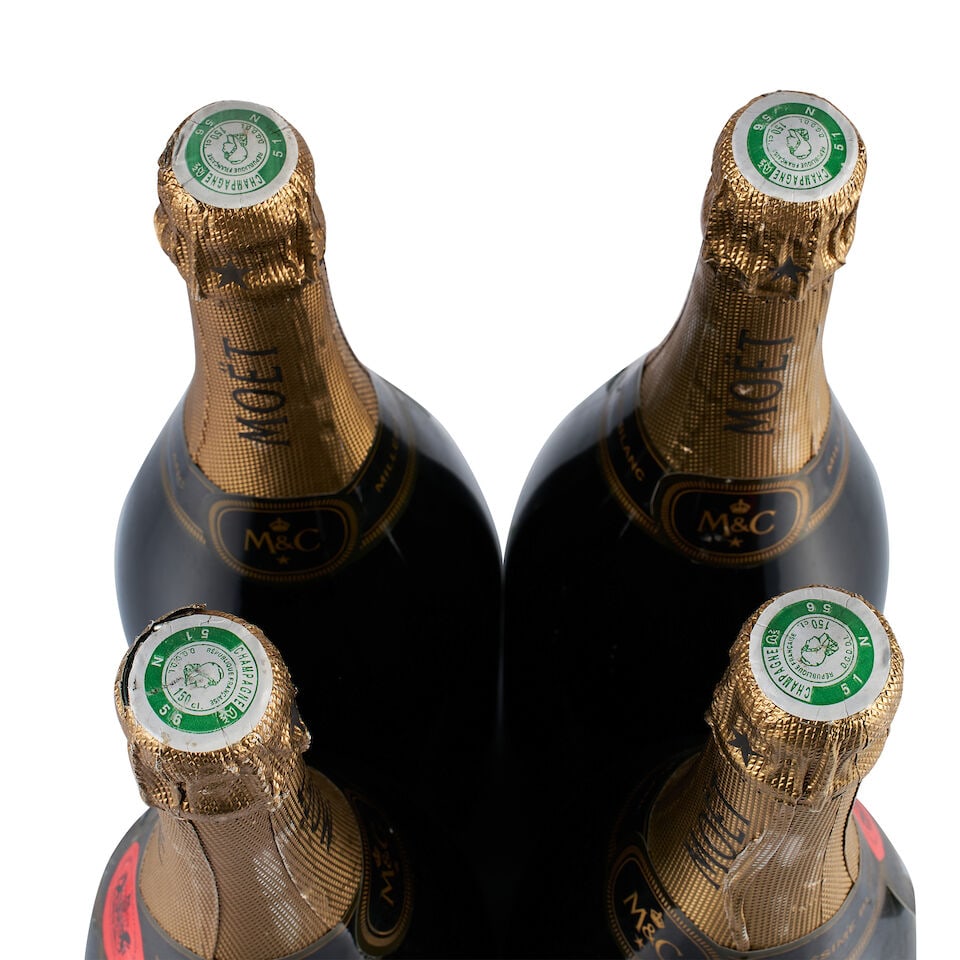 Champagne Moët & Chandon, Millésime Blanc, 1998 & 1999 (1 x 750ml & 4 x Magnum) - 2