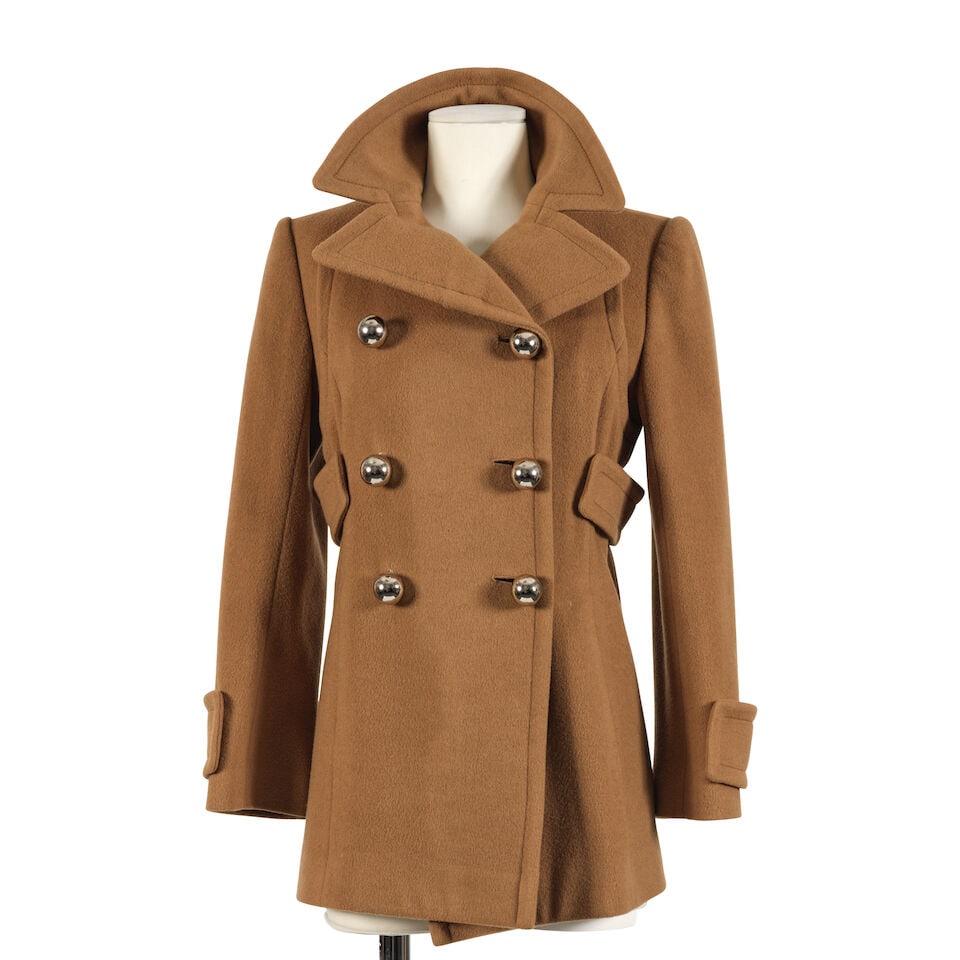 Givenchy Paris. Caban en laine et cachemire camel. Givenchy Paris. Camel wool and cashmere coat.: Givenchy Paris. Caban en laine et cachemire camel. Givenchy Paris. Camel wool and cashmere coat. Condition grade: A -. Taille indiquée/Size indicated: 38. Footnotes: Très bon état g