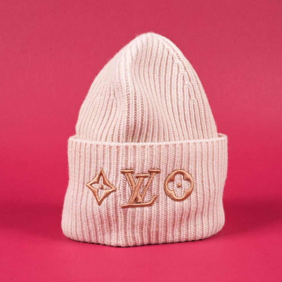 Louis Vuitton. Bonnet LV Headline en laine beige et rose. Louis Vuitton. LV Headline cap in beig... (1 of 1)