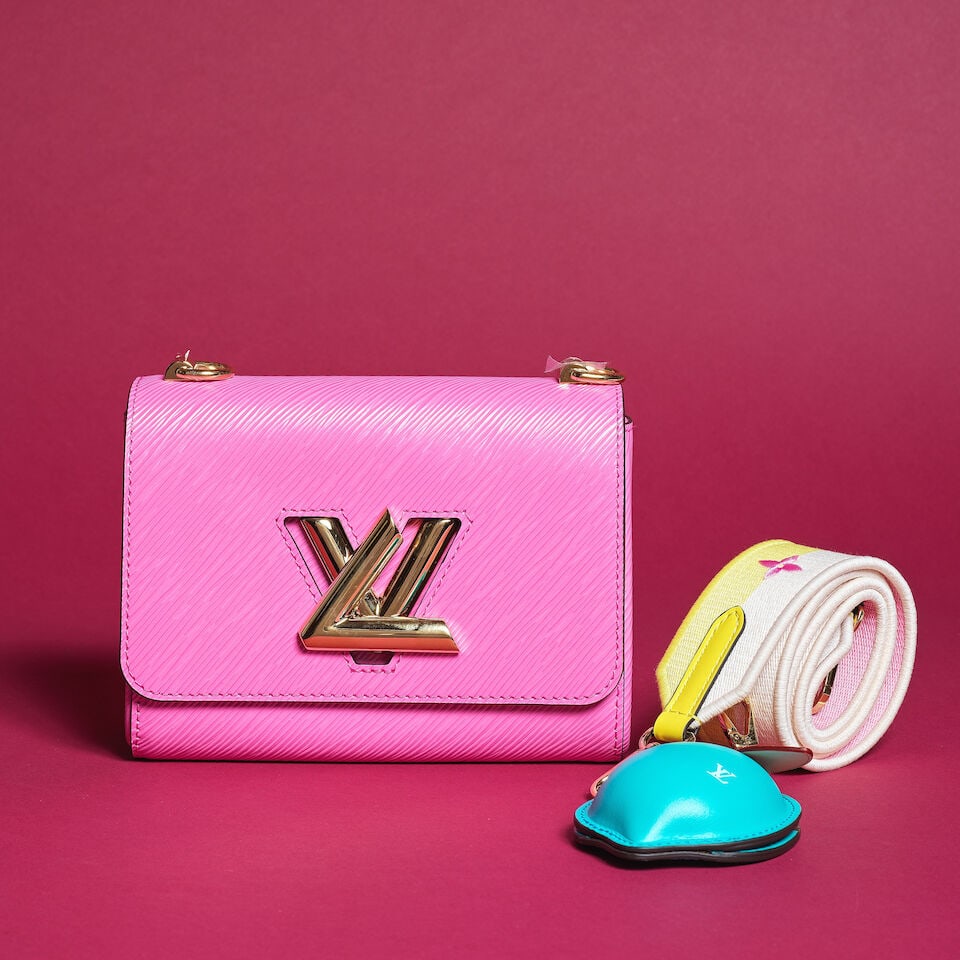 Louis Vuitton, année 2022. Sac Twist en cuir Epi rose. Louis Vuitton, 2022. Twist bag in pi... (1 of 2)