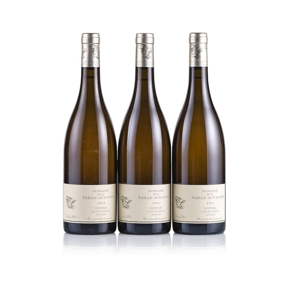 Domaine de la Taille aux Loups, Vouvray, Clos de Venise Monopole, 2011 (3 x 750ml): Domaine de la Taille aux Loups, Vouvray, Clos de Venise Monopole, 2011 (3 x 750ml) Region: Loire Fill Level: good Capsule: ok Cork: ok Label: 3x slightly damp-stained Packaging: neutral carton Lot to