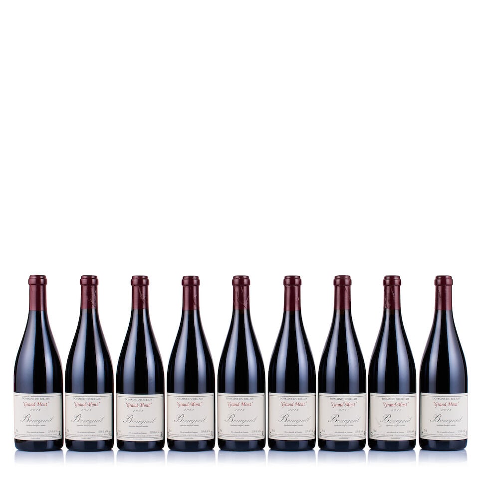Domaine du Bel Air, Bourgueil, Grand Mont, 2018 (12 x 750ml): Domaine du Bel Air, Bourgueil, Grand Mont, 2018 (12 x 750ml) Region: Loire Fill Level: excellent Capsule: ok Cork: ok Label: 4x lightly bin-soiled, 2x nicked Packaging: 2x neutral cartons This lot is