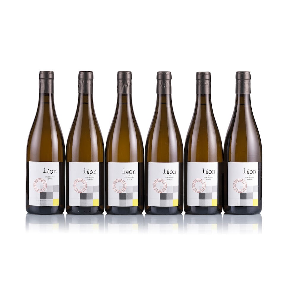 Les Bottes Rouges, Arbois, Léon, 2021 (6 x 750ml): Les Bottes Rouges, Arbois, Léon, 2021 (6 x 750ml) Region: Jura Fill Level: excellent Capsule: ok Cork: ok Label: excellent appearance Packaging: neutral carton Lot to be sold without