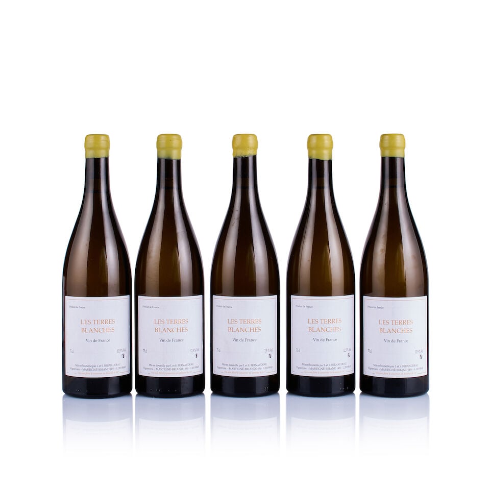 Stéphane Bernaudeau, Les Terres Blanches, 2019 (5 x 750ml): Stéphane Bernaudeau, Les Terres Blanches, 2019 (5 x 750ml) Region: Loire Fill Level: excellent Capsule: ok Cork: ok Label: good appearance Packaging: neutral carton For further information on