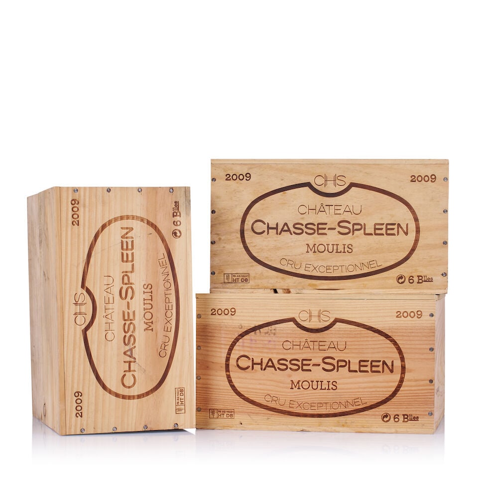 Château Chasse-Spleen, Moulis en Médoc, 2009 (18 x 750ml): Château Chasse-Spleen, Moulis en Médoc, 2009 (18 x 750ml) Region: Bordeaux Packaging: 3x original wooden cases Miscellaneous: not open This lot is subject to the following lot symbols: ̶