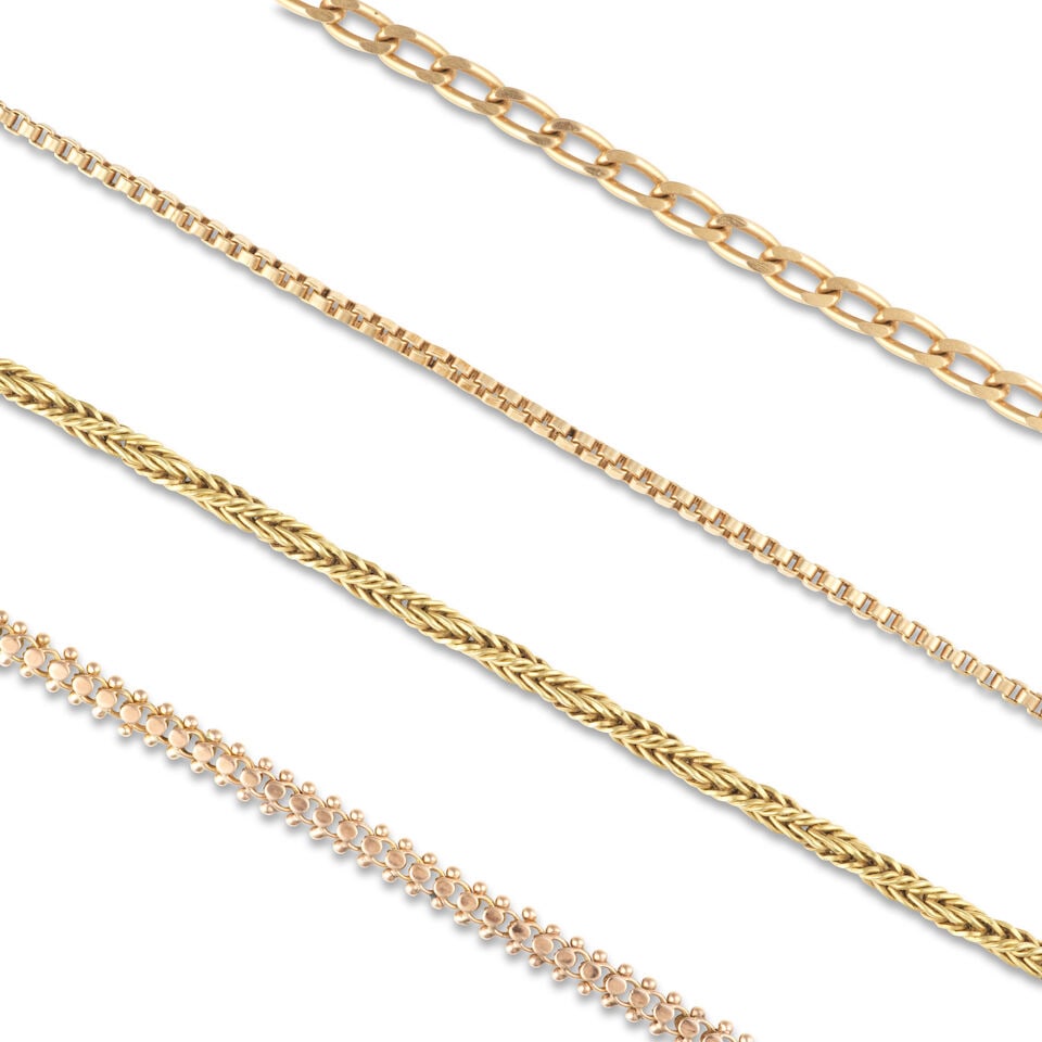 FOUR GOLD NECKLACES QUATRE COLLIERS EN OR - 2