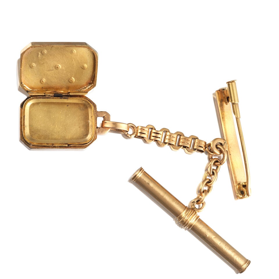 COLLECTION OF GOLD JEWELRY ENSEMBLE DE BIJOUX EN OR - 2