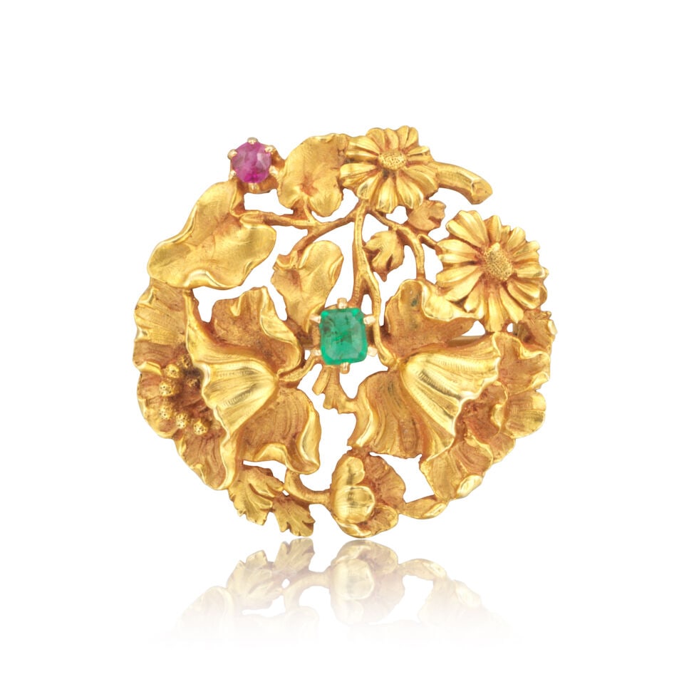 ANDRÉ RAMBOUR: EMERALD AND RUBY 'FLORAL' BROOCH, CIRCA 1900 ANDRÉ RAMBOUR: BROCHE 'FLE... (1 of 2)