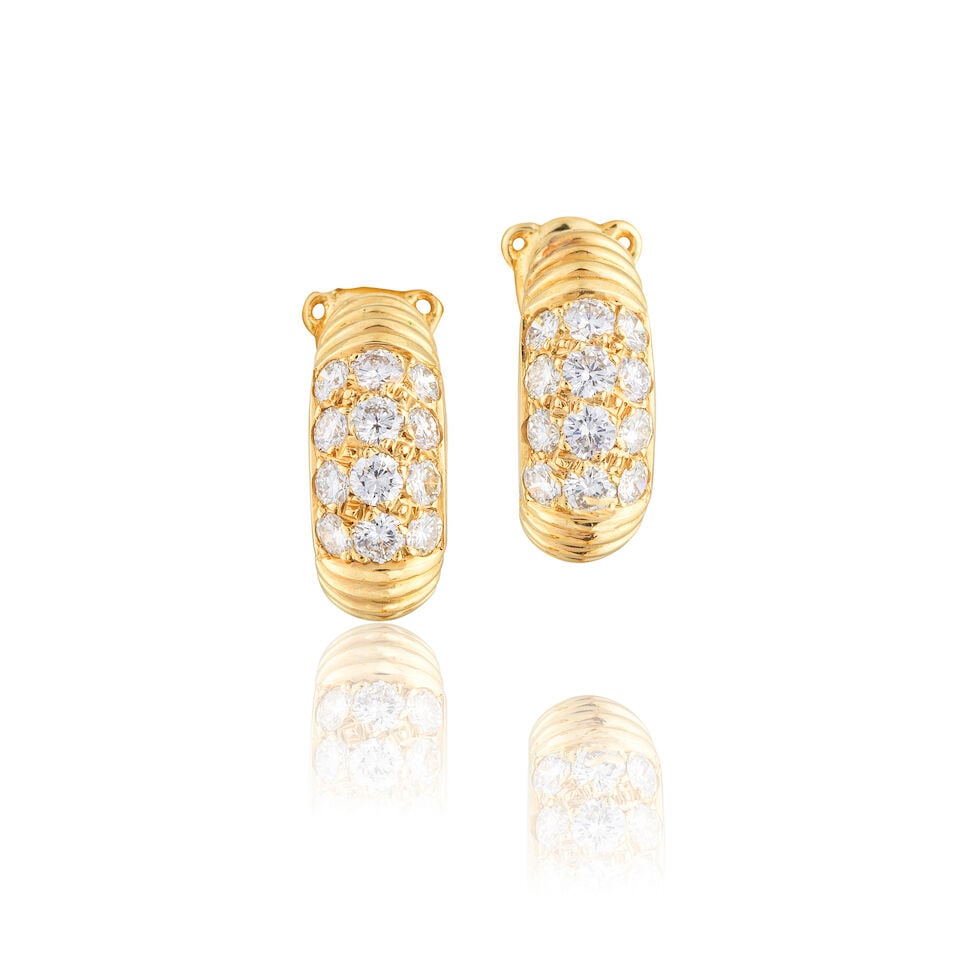 PERY & FILS: PAIR OF DIAMOND EARCLIPS PERY & FILS: PAIRE DE CLIPS D'OREILLES DIAMANTS (1 of 2)