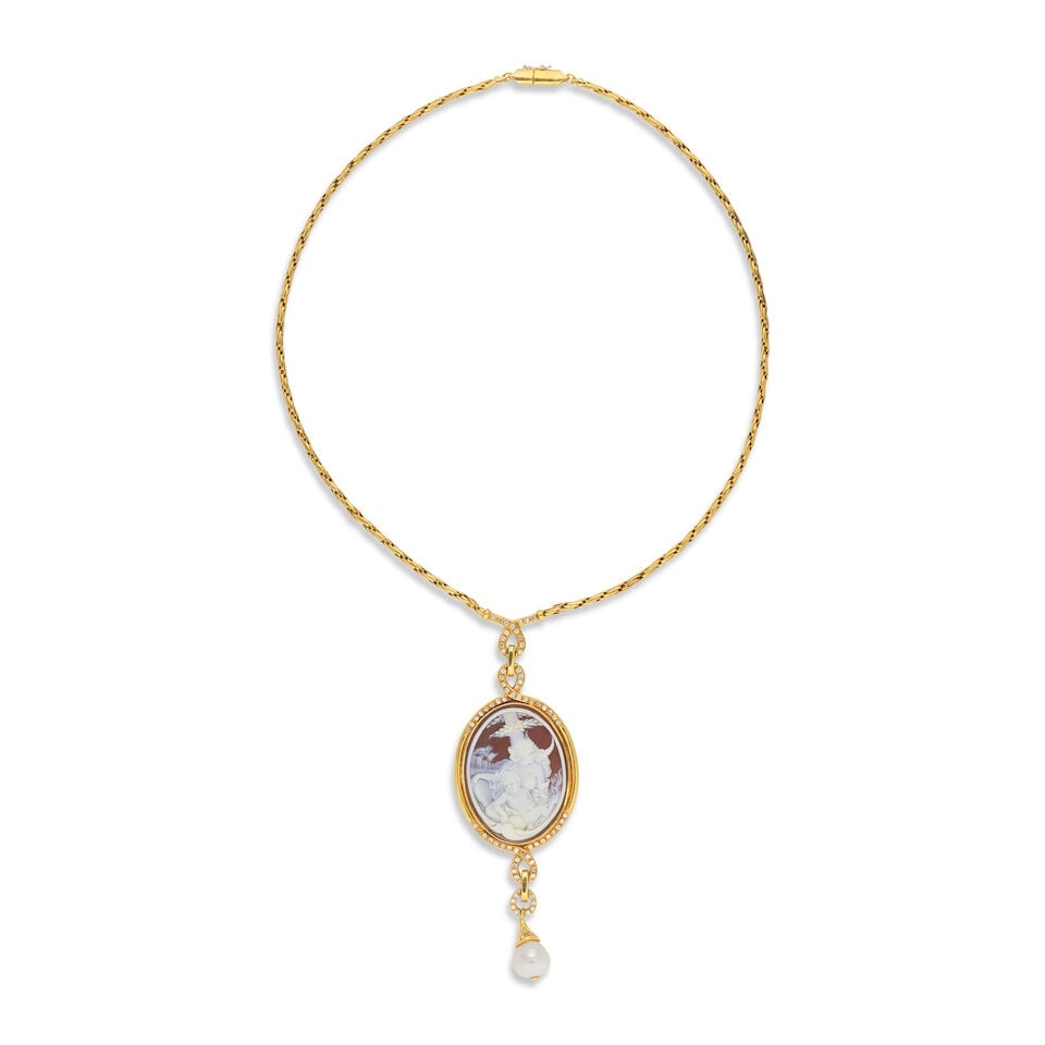 SHELL CAMEO, PEARL AND DIAMOND NECKLACE COLLIER CAMÉE COQUILLE, PERLE ET DIAMANTS: SHELL CAMEO, PEARL AND DIAMOND NECKLACE COLLIER CAMÉE COQUILLE, PERLE ET DIAMANTS • French import mark for 18 carat yellow gold (750 ‰)​ • Cultured pearl • 1 oval