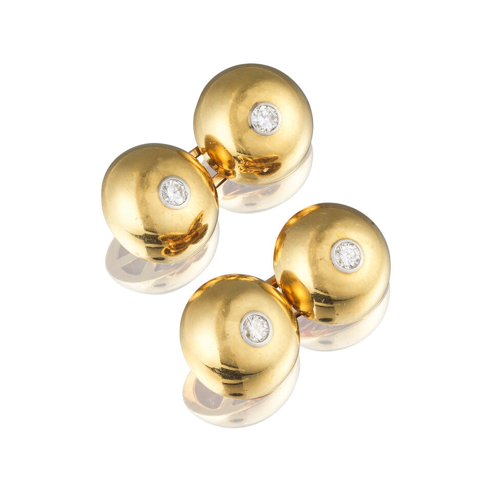 PAIR OF DIAMOND CUFFLINKS PAIRE DE BOUTONS DE MANCHETTE DIAMANTS: PAIR OF DIAMOND CUFFLINKS PAIRE DE BOUTONS DE MANCHETTE DIAMANTS • French import mark for 18 carat gold (750 ‰) • 4 brilliant-cut diamonds weighing approximately 0.40 ct total ​