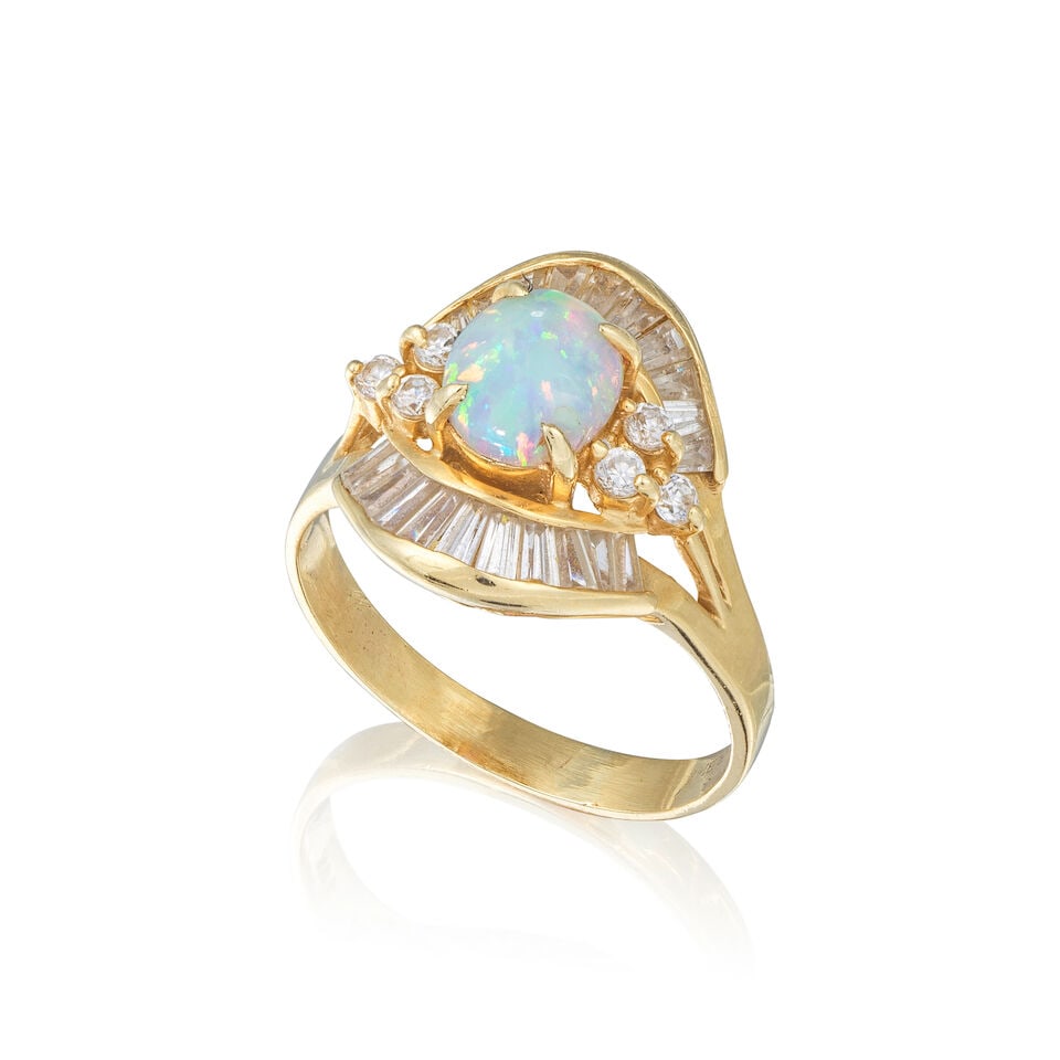 OPAL AND DIAMOND RING BAGUE OPALE ET DIAMANTS (1 of 3)