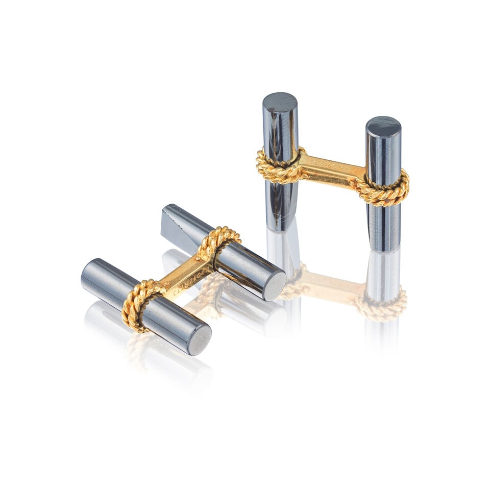 VAN CLEEF & ARPELS: PAIR OF HEMATITE CUFFLINKS VAN CLEEF & ARPELS: PAIRE DE BOUTONS DE MANCHETT... - 2
